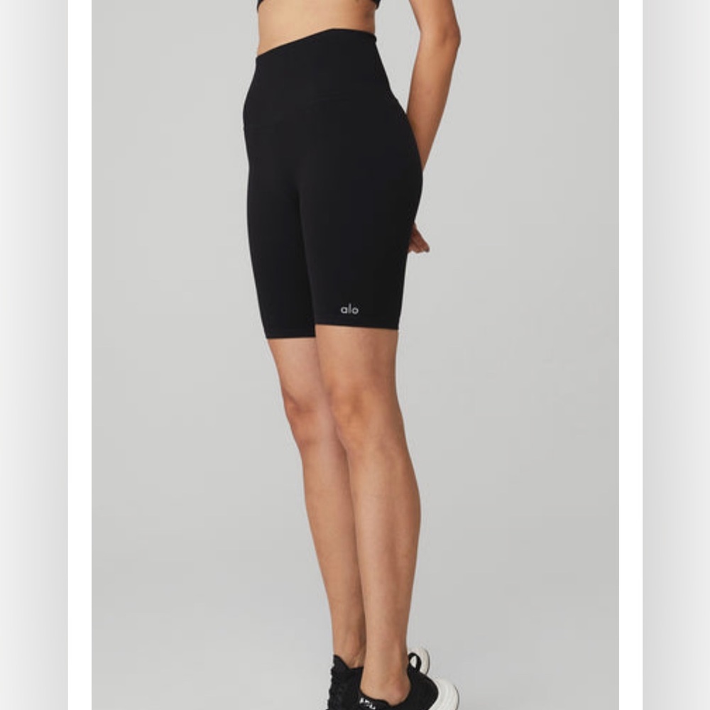 7" Seamless High-Waist Ribbed Biker Short
- Black